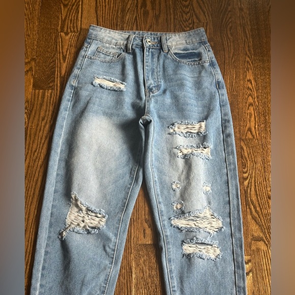 SHEIN Light Wash Distressed High Rise Straight Leg Mom Jeans Size 27 - Picture 4 of 6